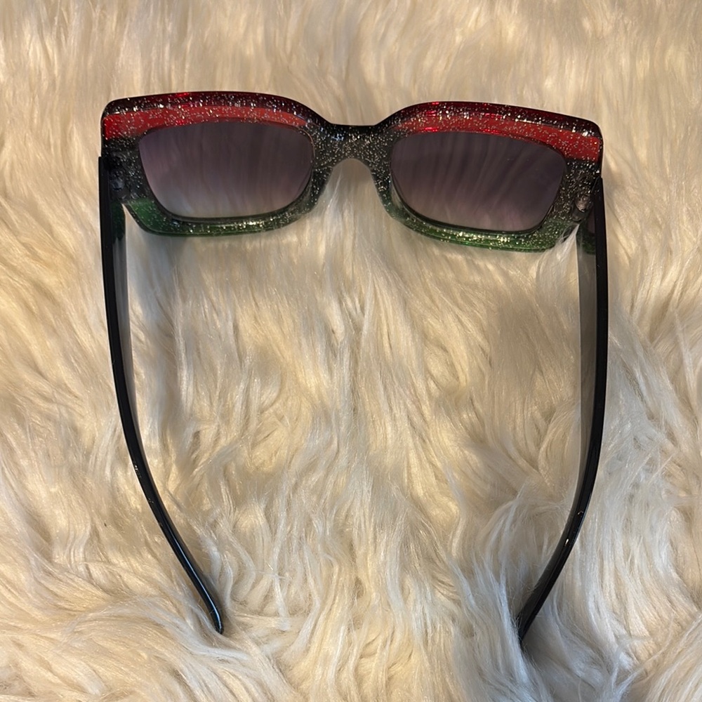 Stylish Red and Green Sunglasses - Picture 3 of 4